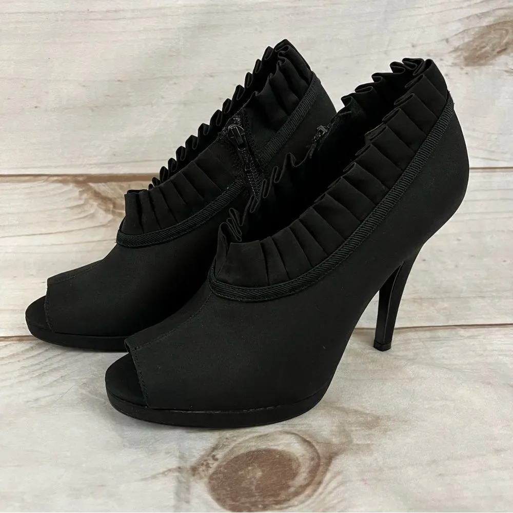 Nina Shoes Black Fabric 4 1/2” Heels Ruffles Zippers Dress Bootie Pumps Size 8M